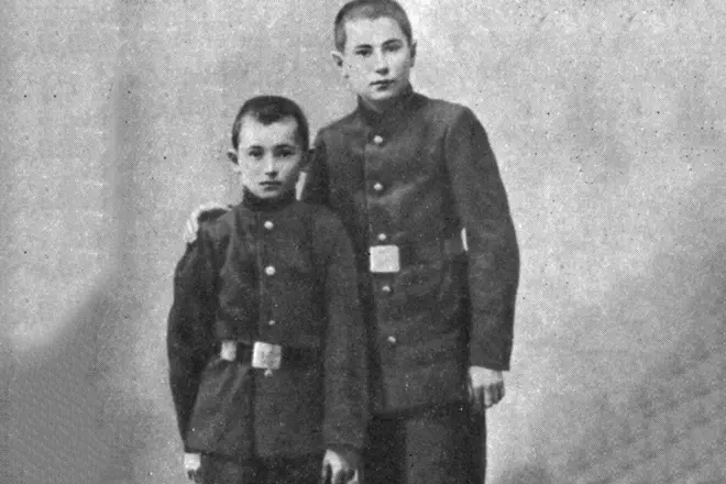 Evgeny Petrov e seu irmão Valentin Kataev