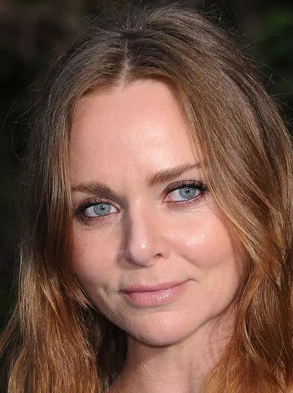 Stella McCartney - Biografía, foto, vida persoal, noticias, deseño 2021