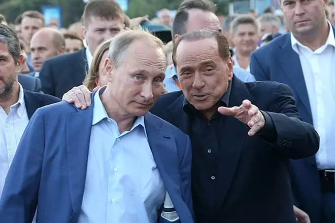 Silvio BerlusConi және Владимир Путин