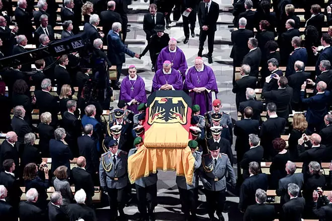 Helmut Santo funeral