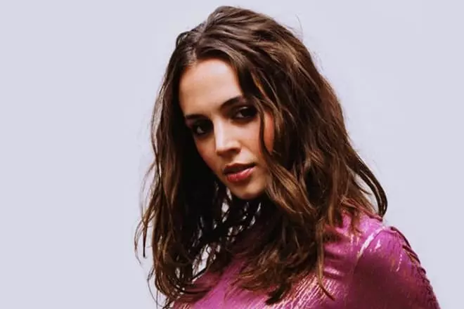 Actress Eliza Dushku