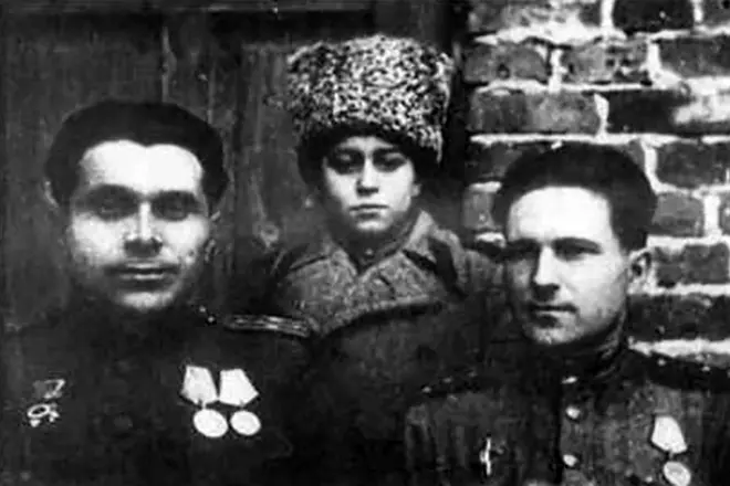 Nikolai Lyrics i krig