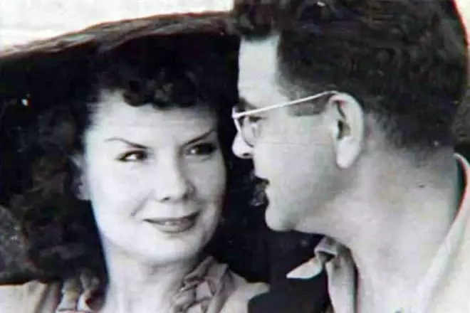 Ramon Merkder och Wife Mendoza Raquel