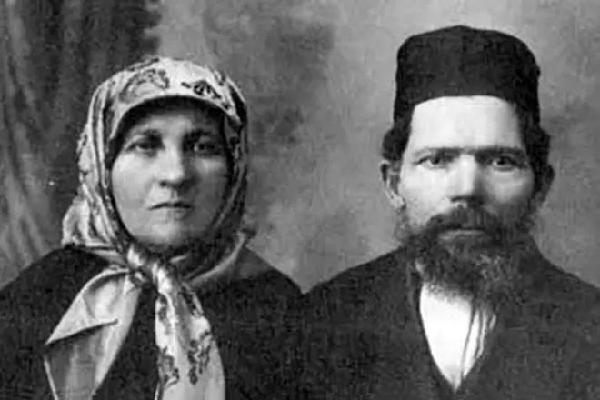 Parents of Lazar Kaganovich