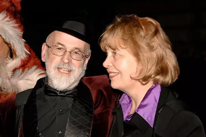 Terry Pratchett at ang kanyang asawa Lin.