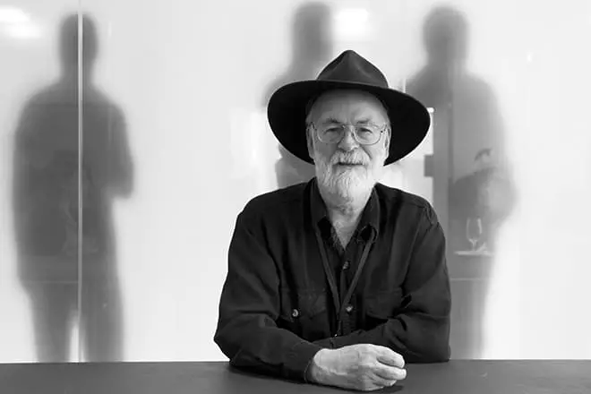 Terry Pratchett morreu en 2015