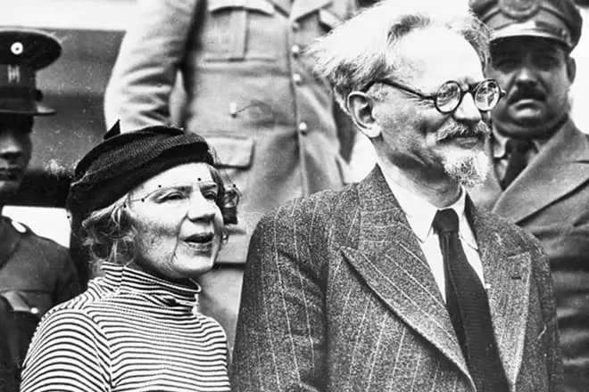 Natalia Sadova and Leo Trotsky