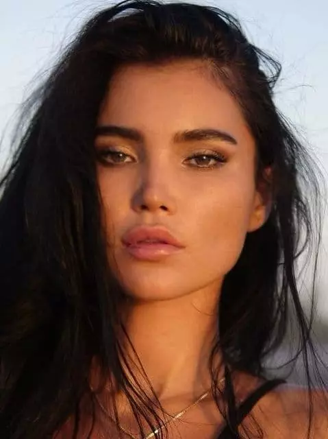 Light Bilyalova - Biografia, vida personal, foto, notícies, blogger, model, escorta, Instagram 2021