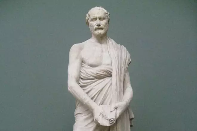 تمثال Demoshoshen.