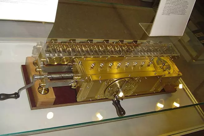 آلة الحوسبة gottfried labitsa
