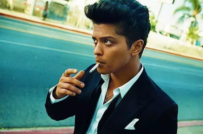 Bruno Mars yaciriwe urubanza rwo kubika ibiyobyabwenge