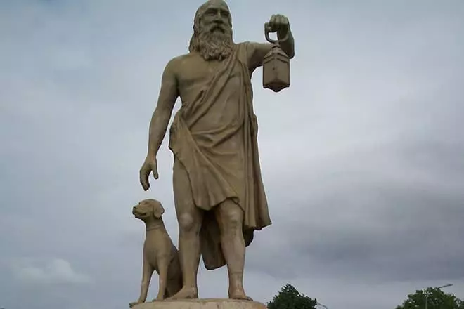 Monumento a Diogenu.
