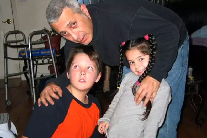 Ֆիլիպ Բալզանո եւ երեխաներ