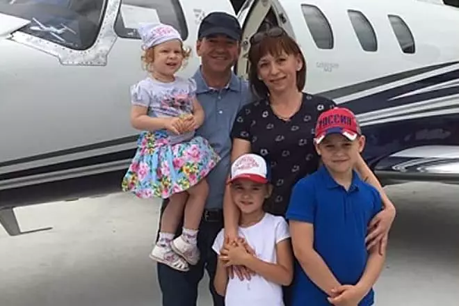 Veniamin Kondratyev en zijn familie