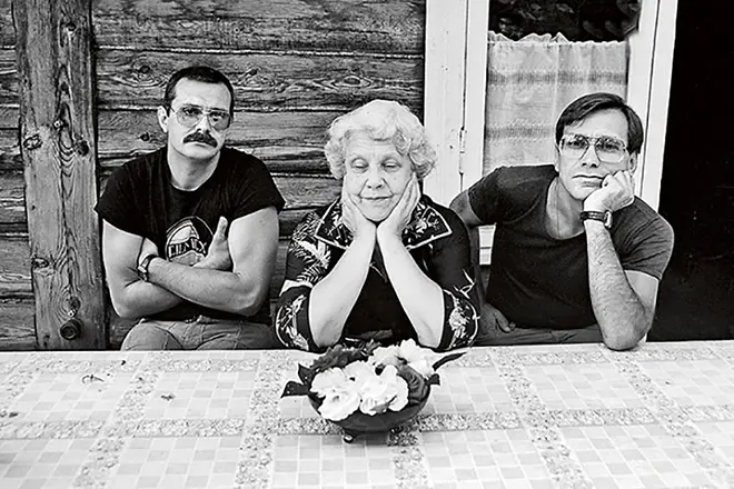 Natalia Konchalovskaya e os seus fillos Nikita e Andrey