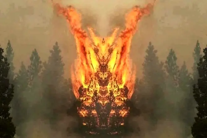 Pameran Barca di atas takhta api