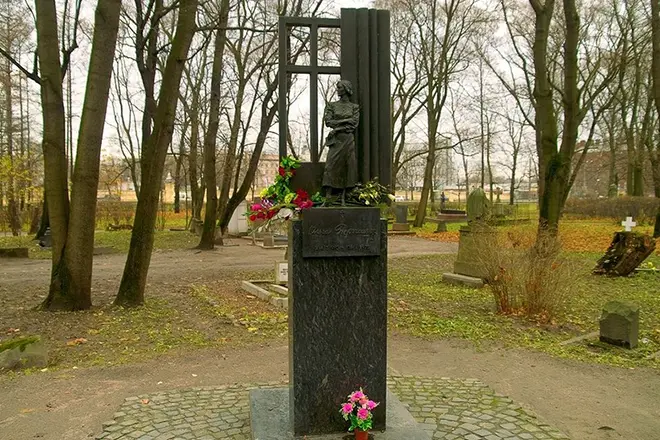 قبر اولگا برگولٹ.