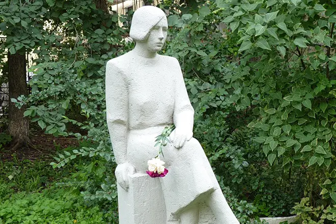 Olga Berggoltsの記念碑。