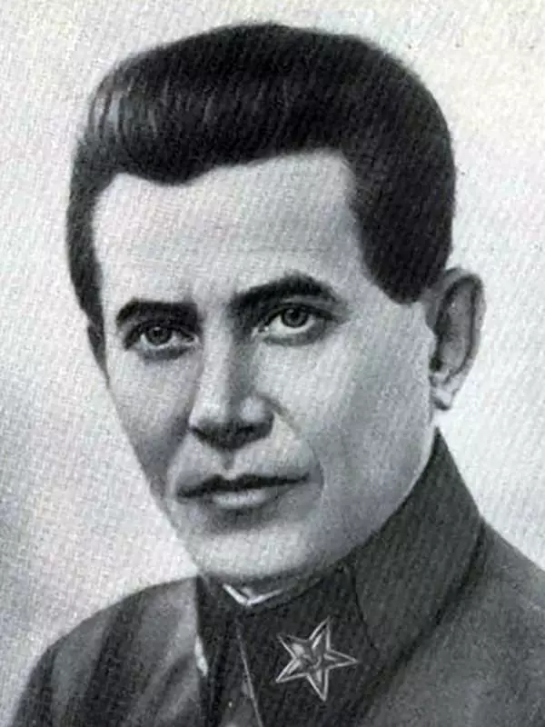 Nikolai Ezhov - životopis, fotografie, osobní život, NKVD