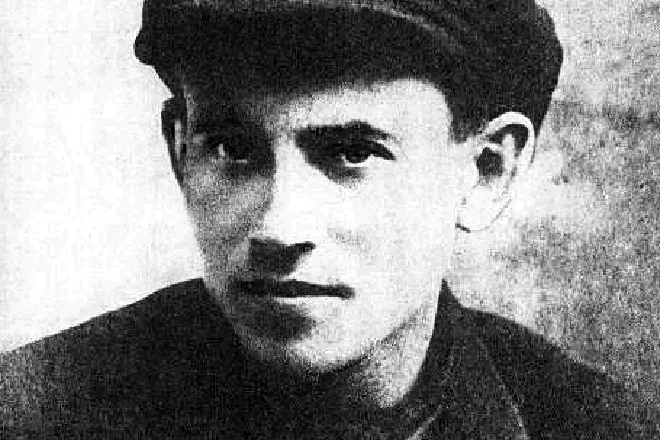 Nikolai Ezhov në të rinjtë