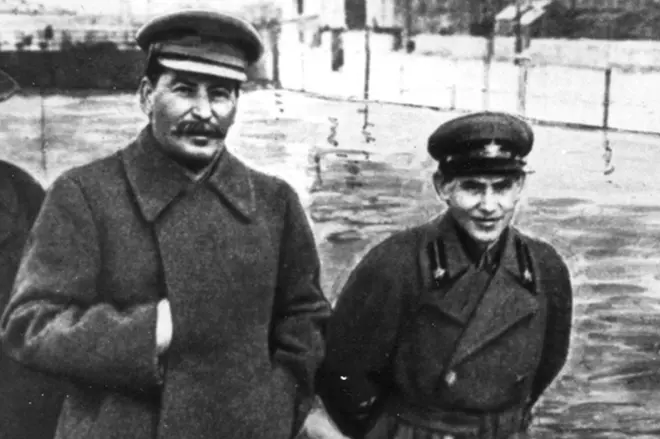 Nikolai Ezhov ndi Joseph Stalin