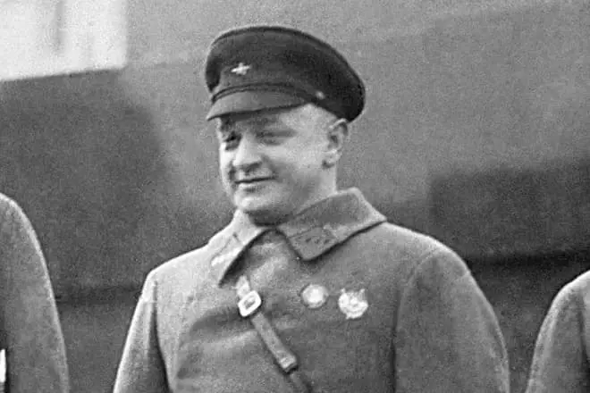 Nguyên soái Mikhail Tukhachevsky.
