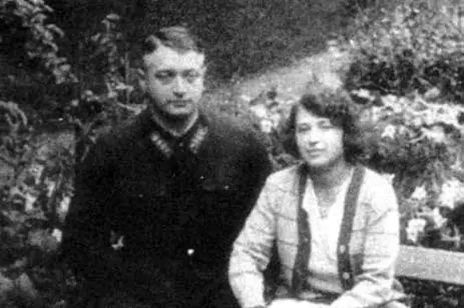 Mikhail Tukhachevsky con su esposa Nina