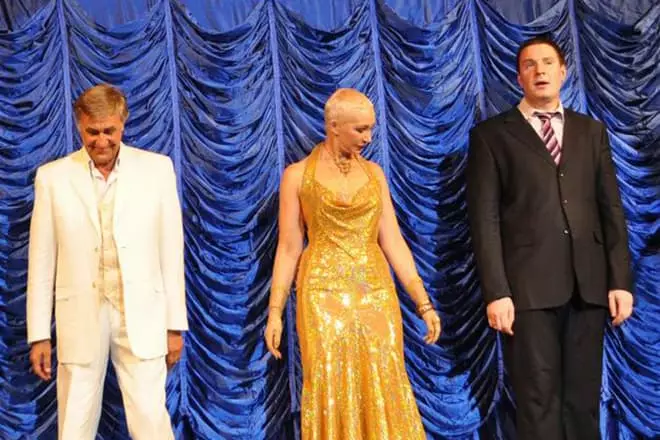 Philip Vasilyev on the same stage with parents