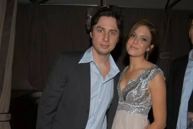 Zach Braff and Mandy Moore