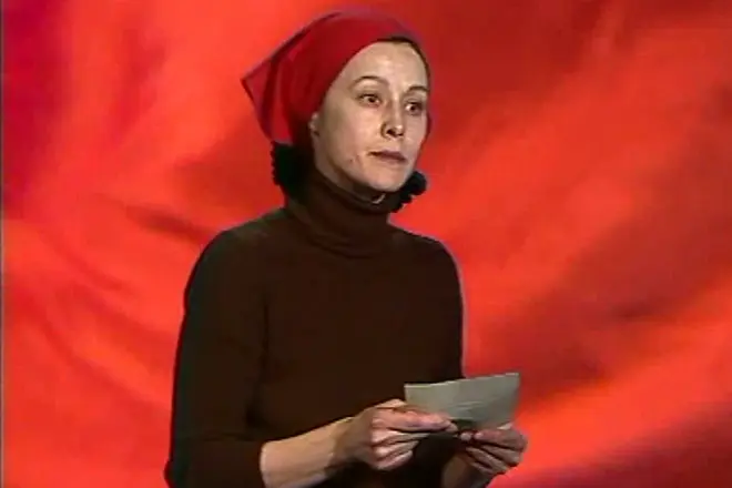 Elena Prokiyikova teatrda