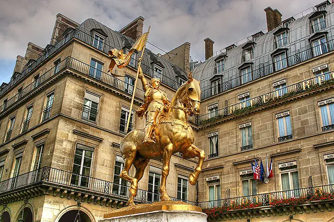 Monument til Zhanna d'Ark i Paris