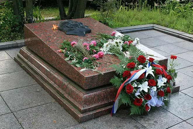 La tomba de Nikolai Kuznetsov