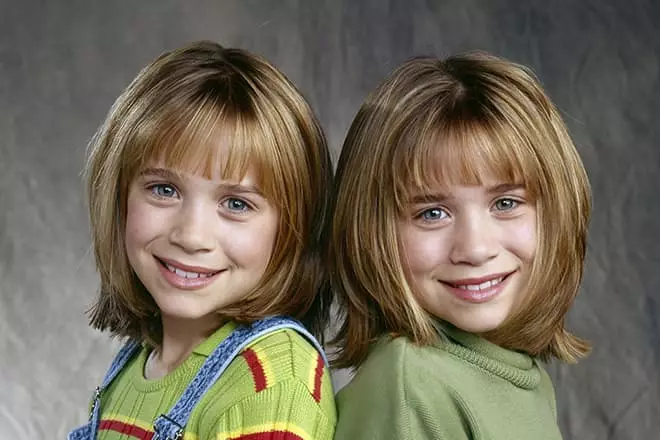 Mary-Kate Olsen and Ashley Olsen