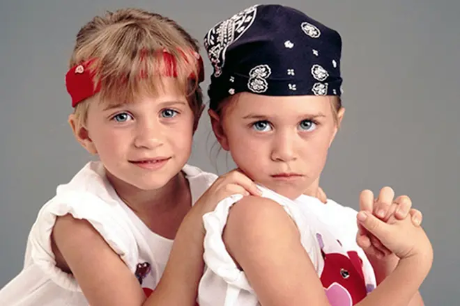 Mary Kate dan Ashley Olsen pada zaman kanak-kanak