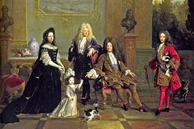မိသားစုနှင့်အတူ Louis XIV