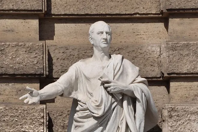 Cicero- ს ქანდაკება