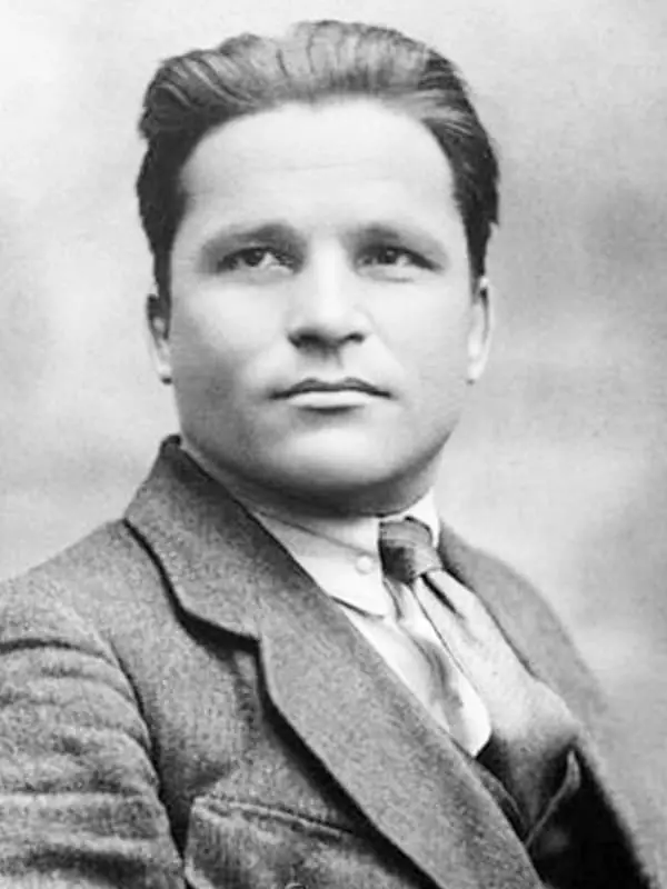 Sergey Kirov - Biography, Mufananidzo, Hupenyu Hwako, Kuponda