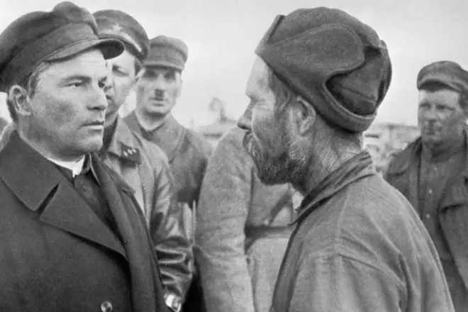 Sergey Kirov tijdens een bezoek aan het Belomor-Baltic-kanaal. 1934 jaar.