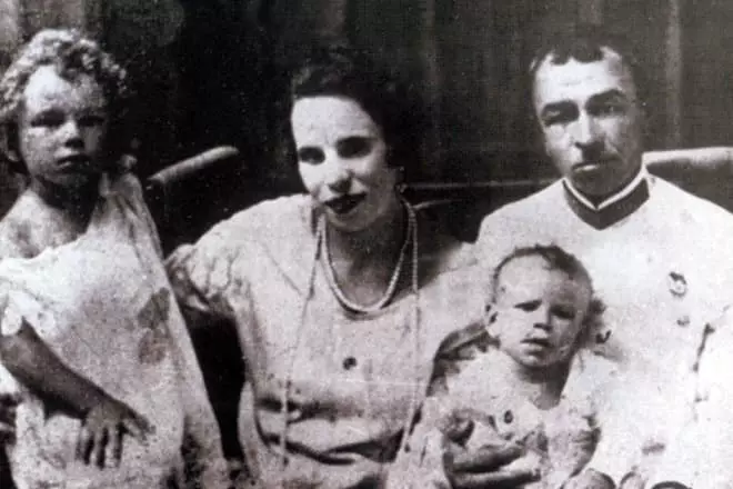 Ivan Panfilov ar ģimeni
