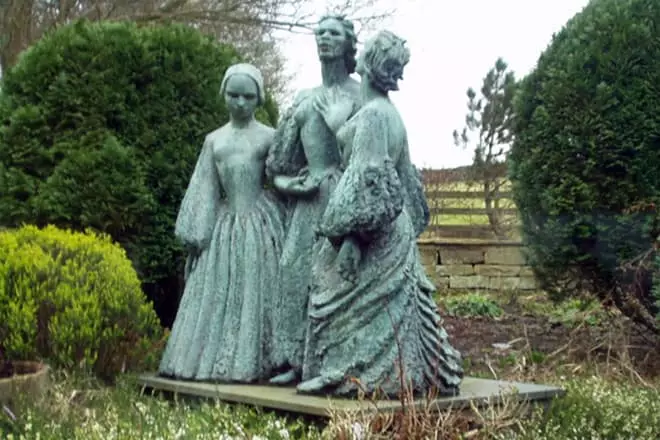 Monument a Sisters Bronte