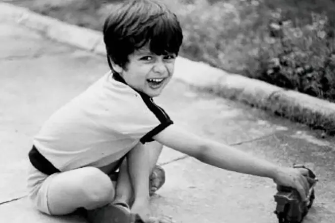 Shahid Kapoor wekî zarokek