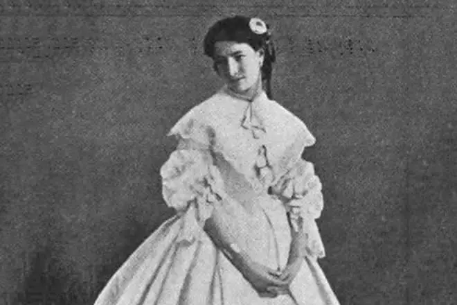 Sarah Bernard mu rubyiruko