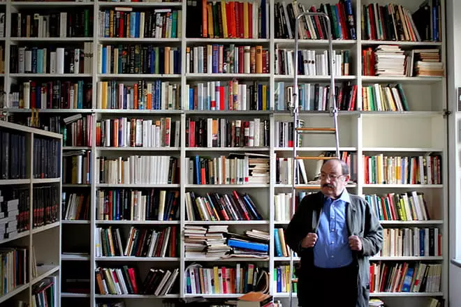 도서관 Umberto Eco.