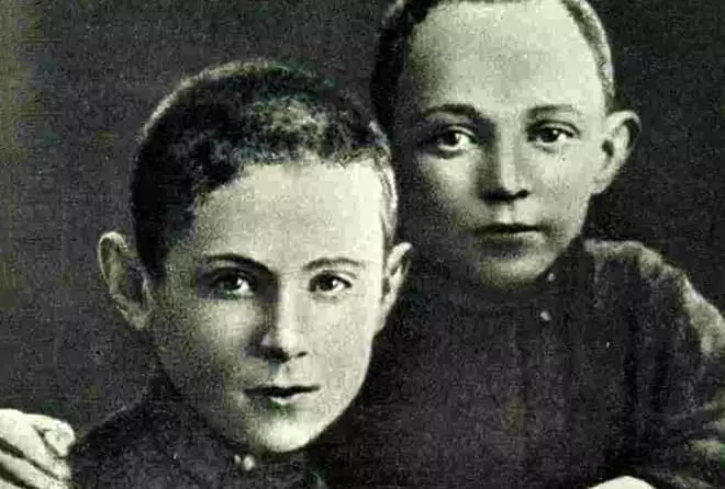 Mikhail Sholokhov di budak leutik