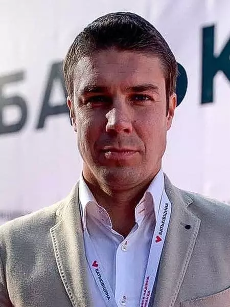 Dmitry Cherkasov (Demir Atasoy) - Biograpiya, Personal nga Kinabuhi, Photo, Balita, Ipakita ang "Bachelor", asawa nga si Alexander 2021