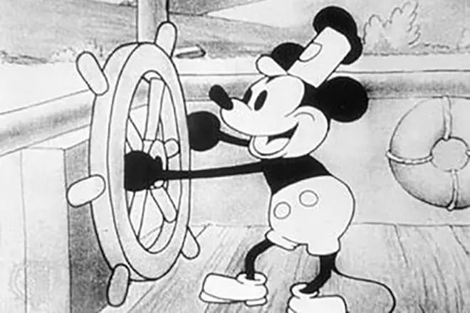 Mickey Mouse - hahmo elämäkerta, hänen ystävänsä ja mielenkiintoisia faktoja 1708_4