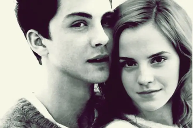 Logan Lerman un Emma Watson