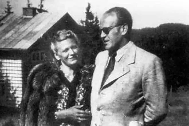 Oscar Schindler s manželkou