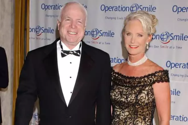 John McCain ea súa esposa Cindy