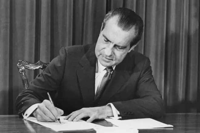 Richard Nixon v práci